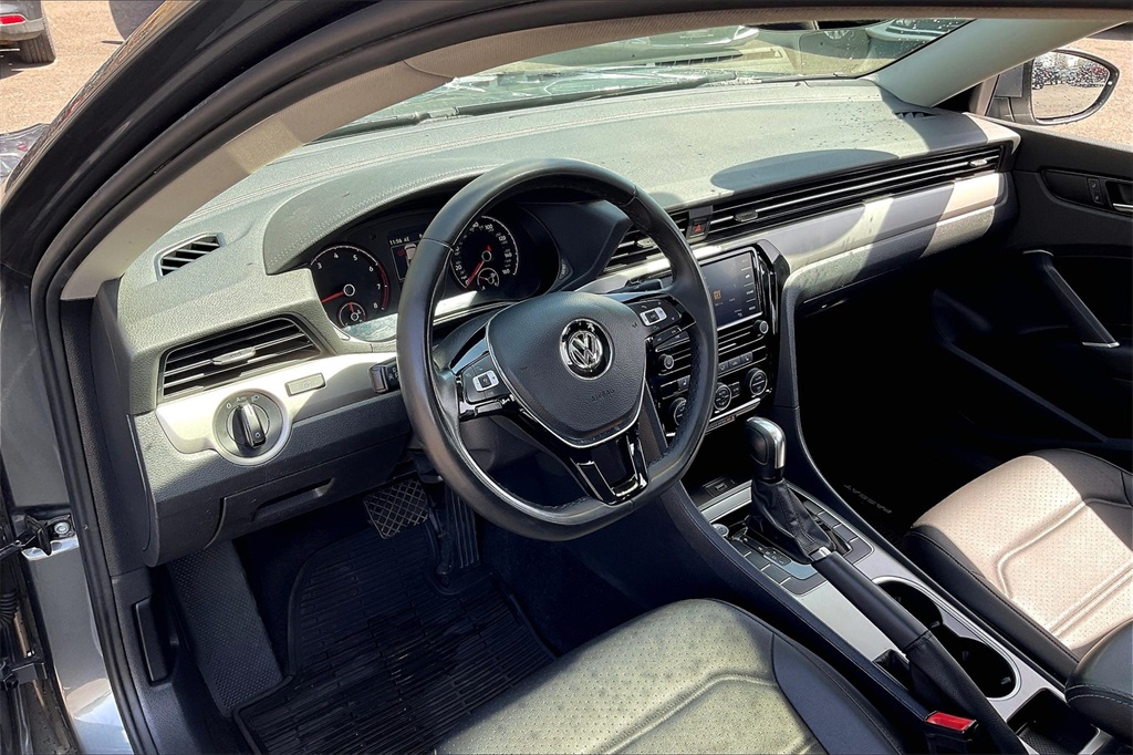 2021 Volkswagen Passat 2.0T SE - Photo 8