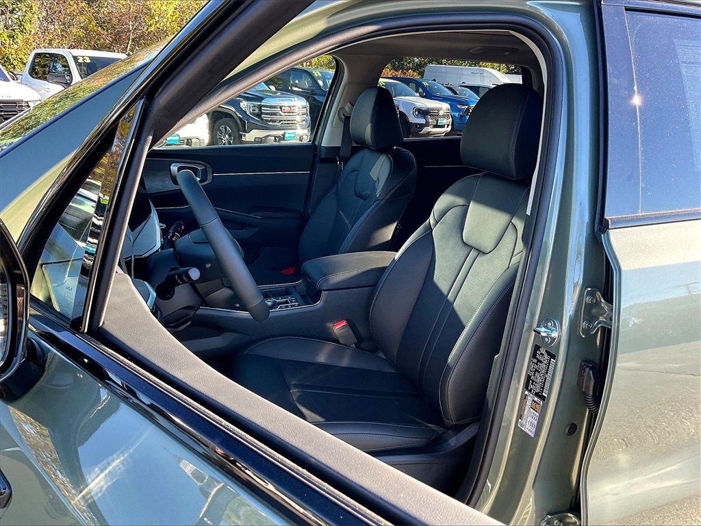 2026 Kia Sorento EX - Photo 11