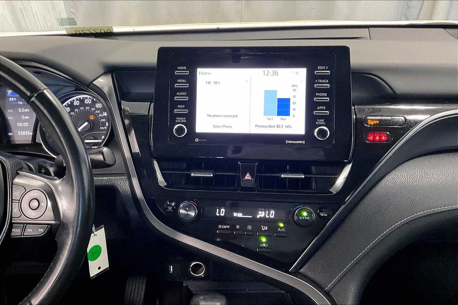 2022 Toyota Camry SE - Photo 18
