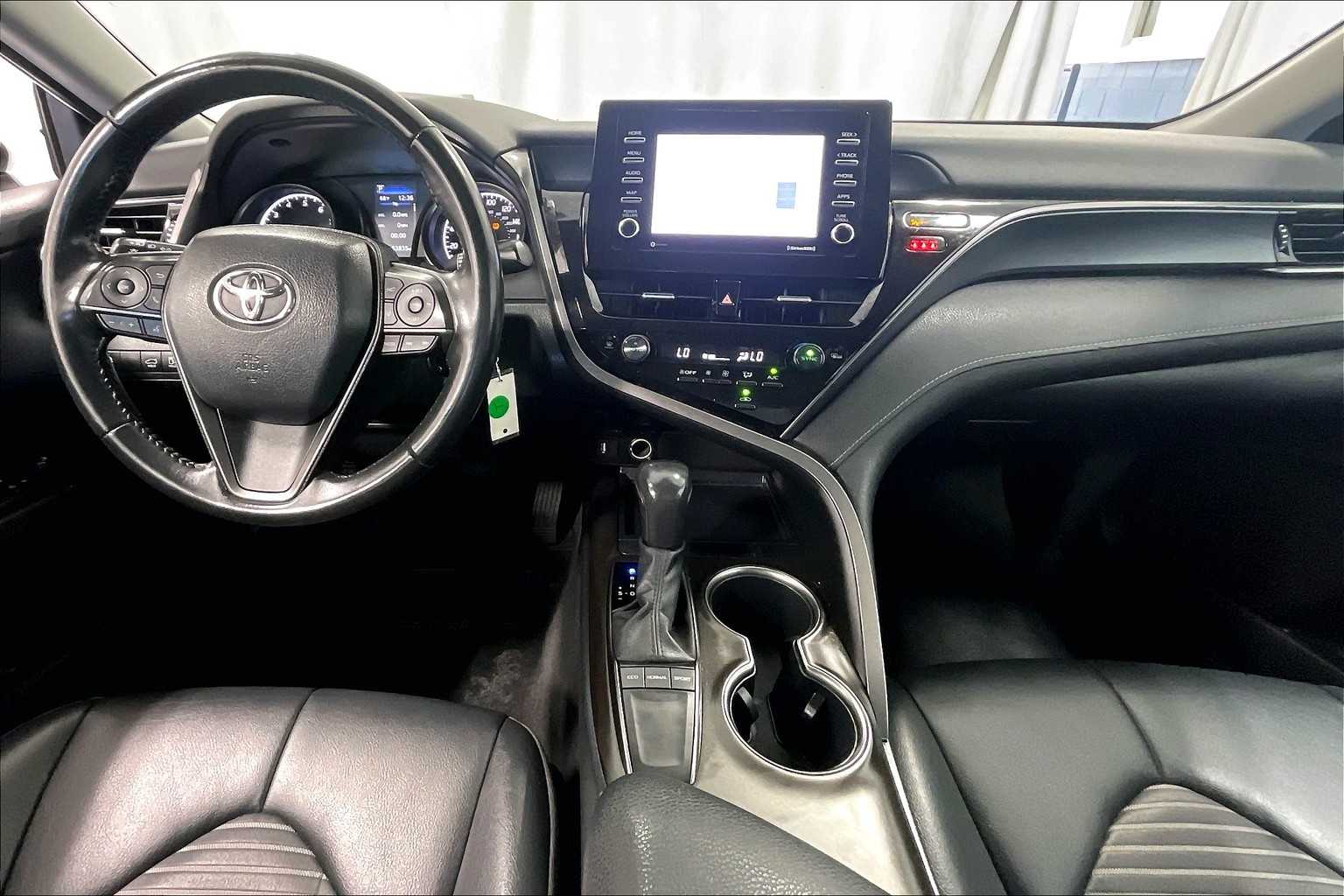 2022 Toyota Camry SE - Photo 21