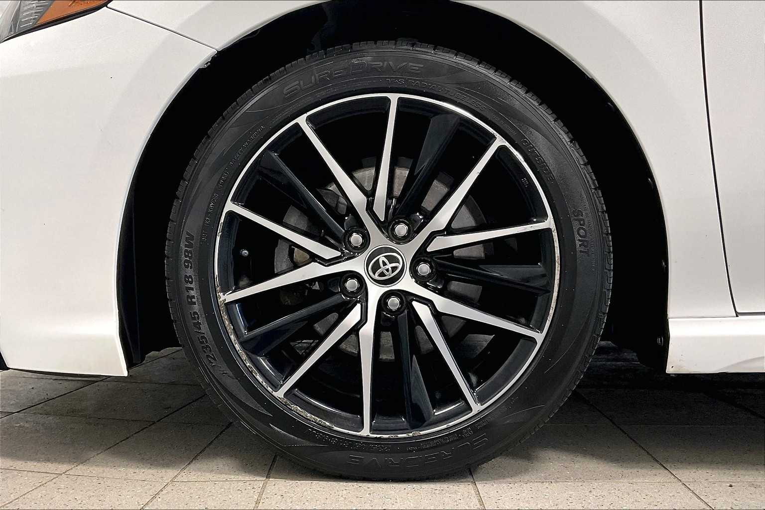 2022 Toyota Camry SE - Photo 7