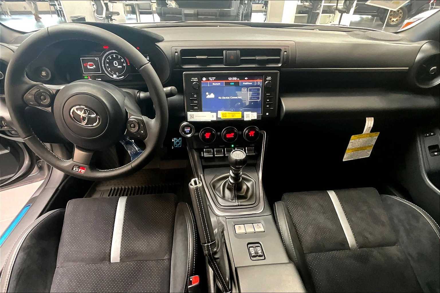 2025 Toyota GR86 Premium - Photo 12