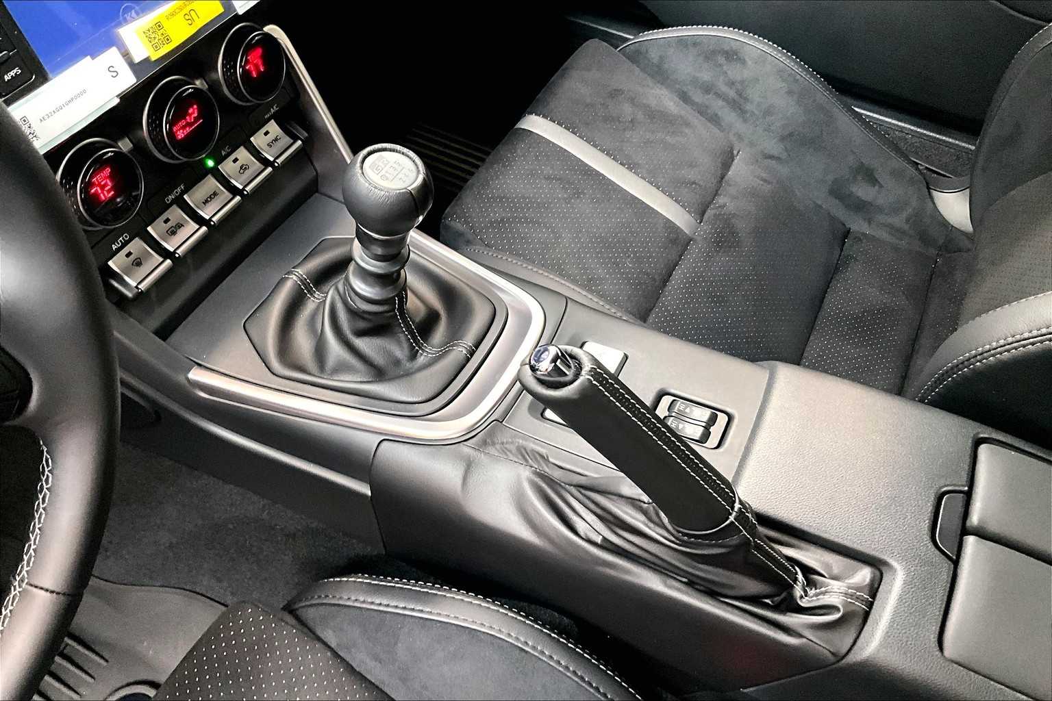 2025 Toyota GR86 Premium - Photo 14