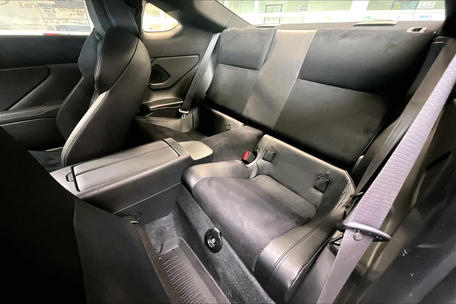 2025 Toyota GR86 Premium - Photo 15