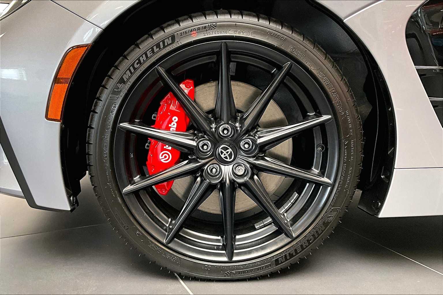 2025 Toyota GR86 Premium - Photo 8