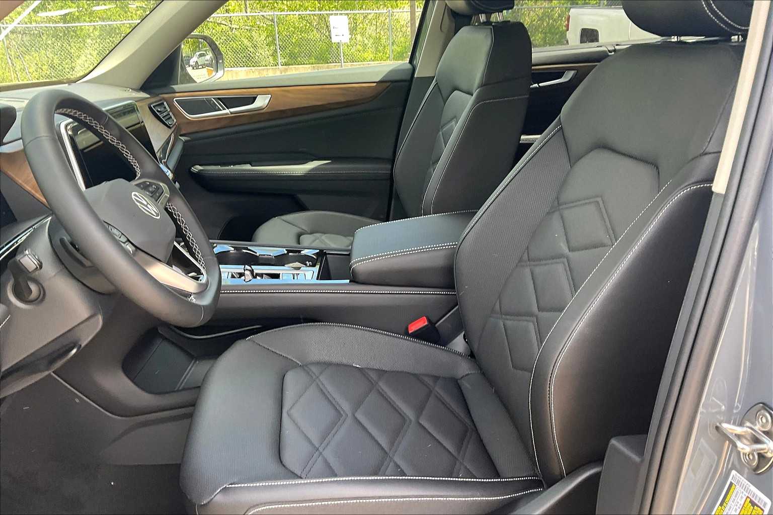 2025 Volkswagen Atlas 2.0T SE w/Technology - Photo 11