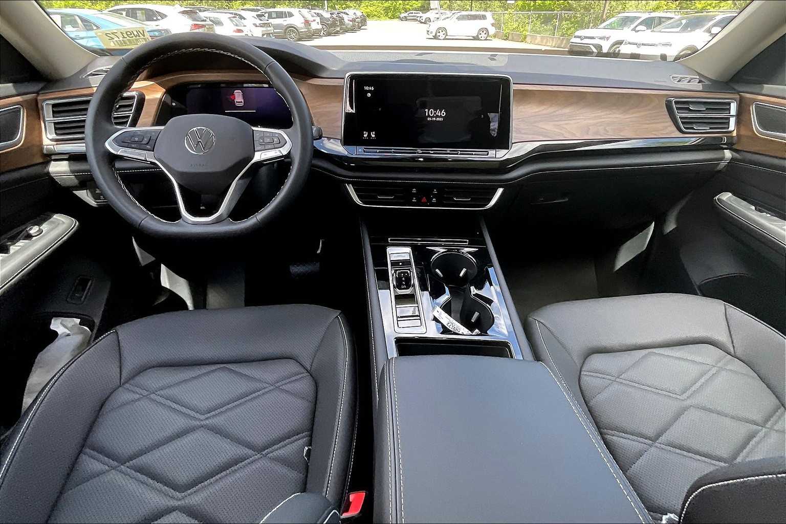 2025 Volkswagen Atlas 2.0T SE w/Technology - Photo 12