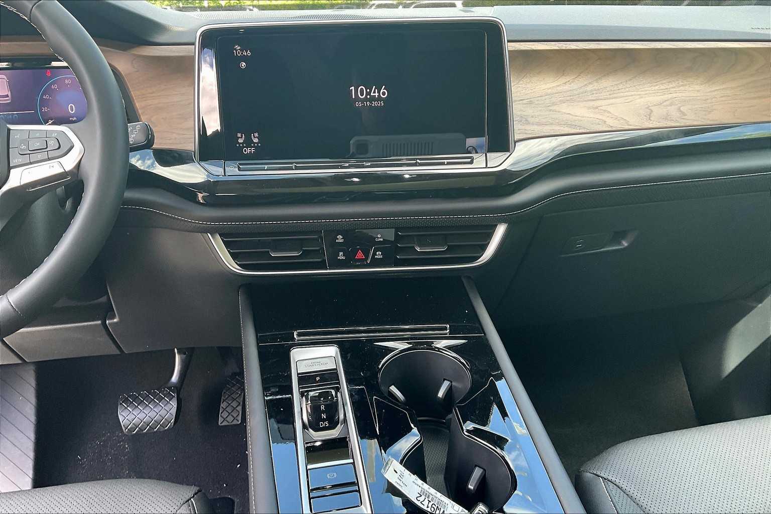 2025 Volkswagen Atlas 2.0T SE w/Technology - Photo 13