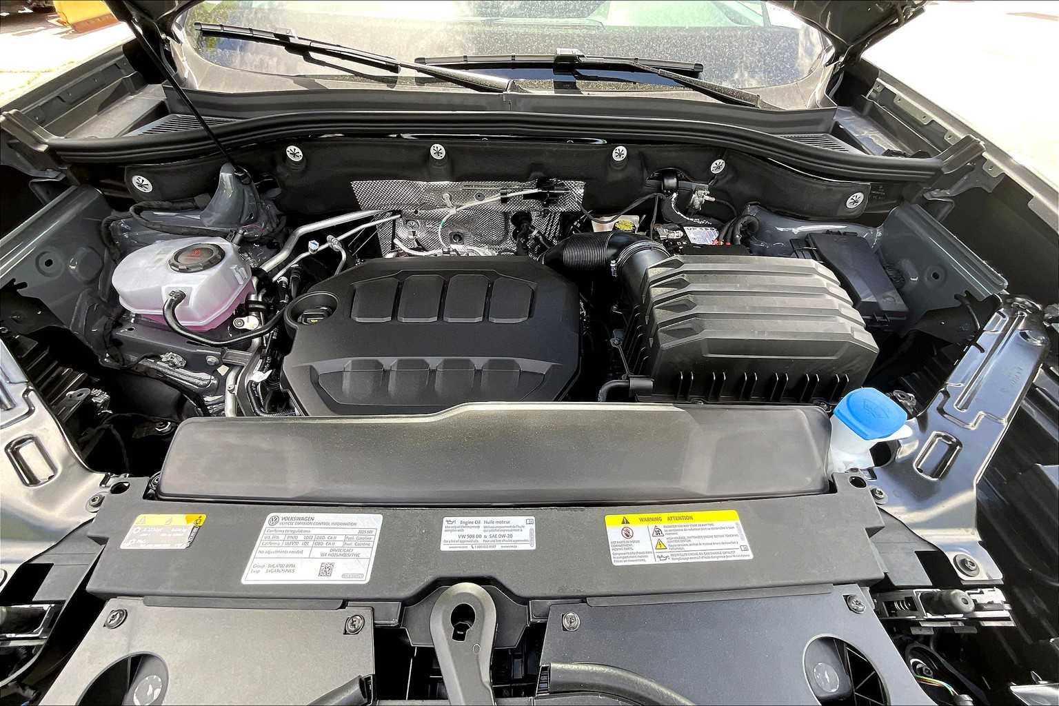2025 Volkswagen Atlas 2.0T SE w/Technology - Photo 16