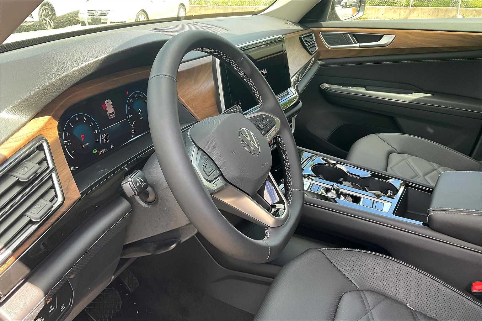 2025 Volkswagen Atlas 2.0T SE w/Technology - Photo 9