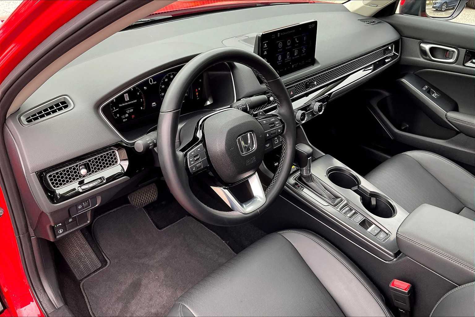 2024 Honda Civic Touring - Photo 8