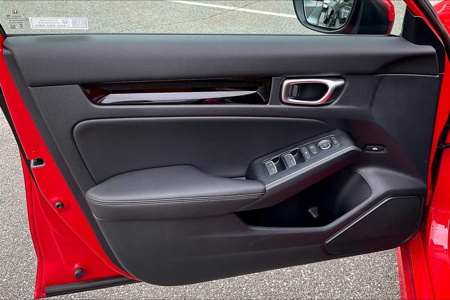 2024 Honda Civic Touring - Photo 9
