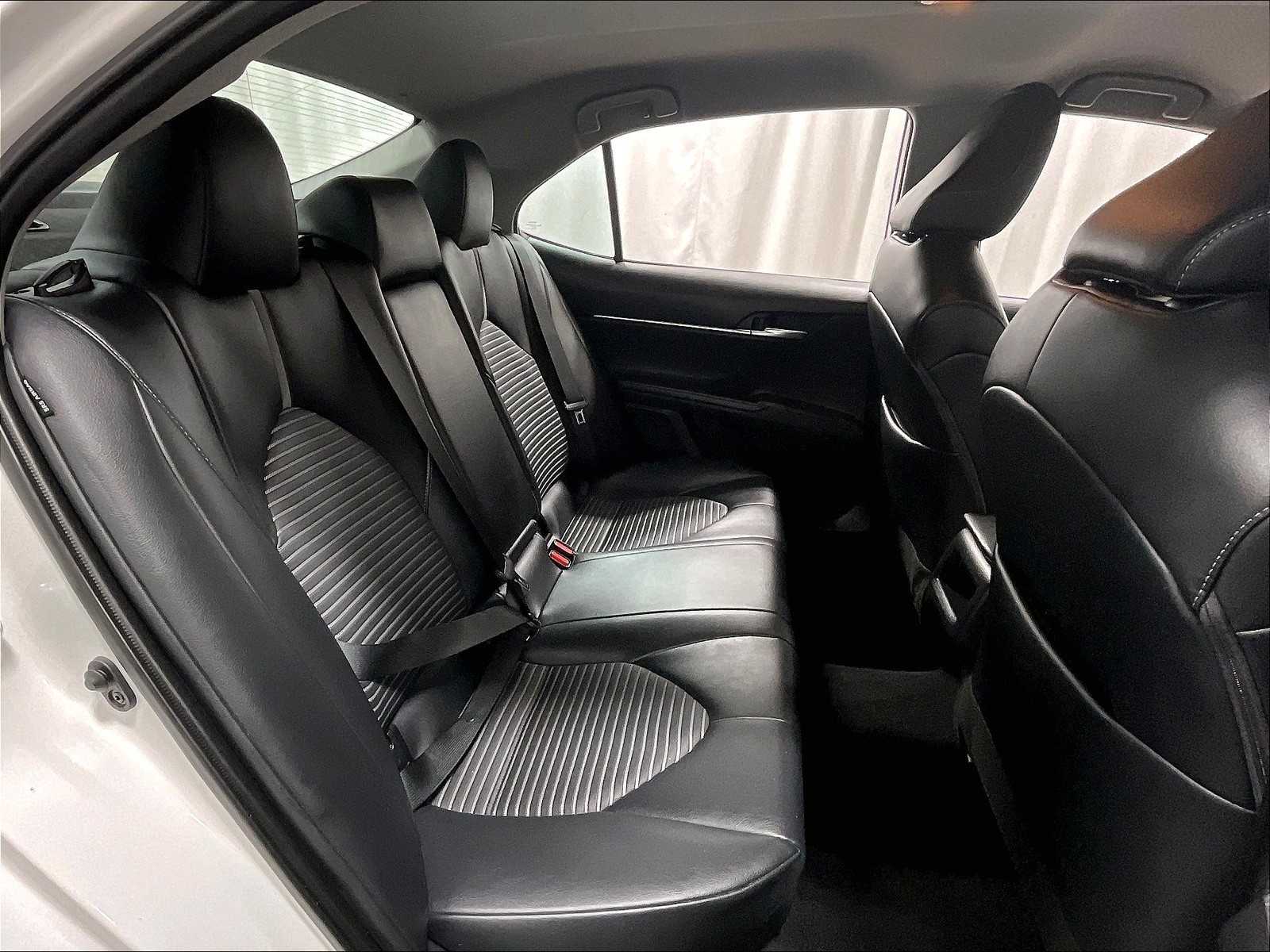 2023 Toyota Camry SE - Photo 16