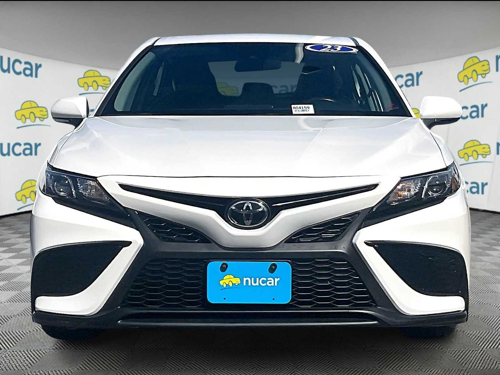 2023 Toyota Camry SE - Photo 2