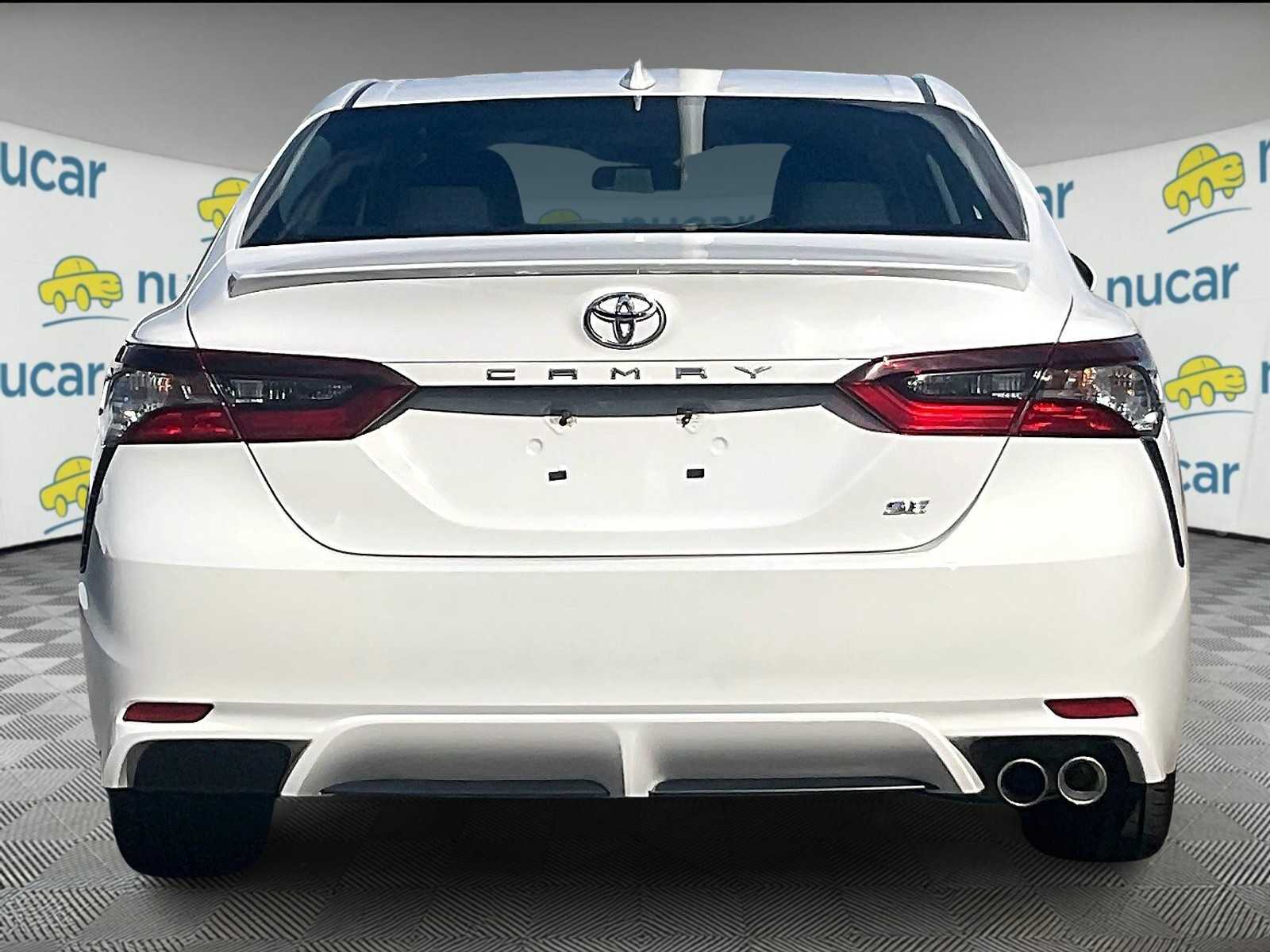 2023 Toyota Camry SE - Photo 5