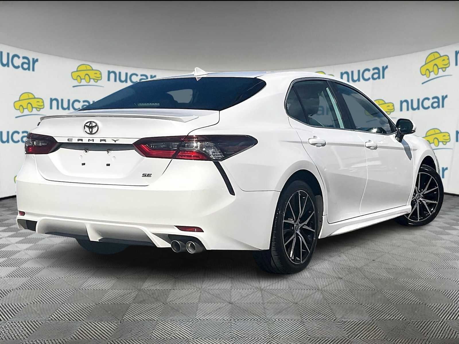 2023 Toyota Camry SE - Photo 6