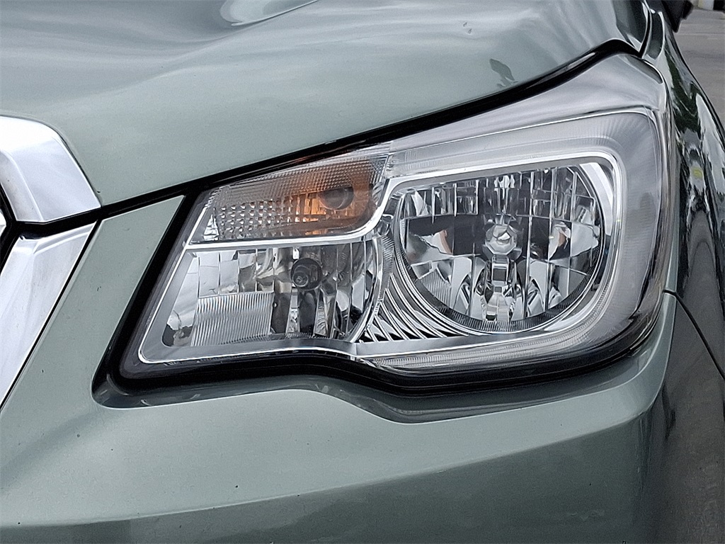 2018 Subaru Forester 2.5i Limited - Photo 10