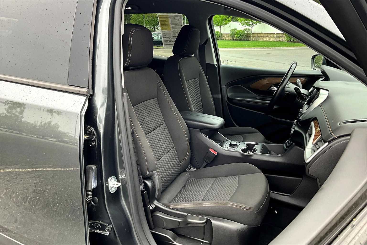 2020 GMC Terrain SLE - Photo 11