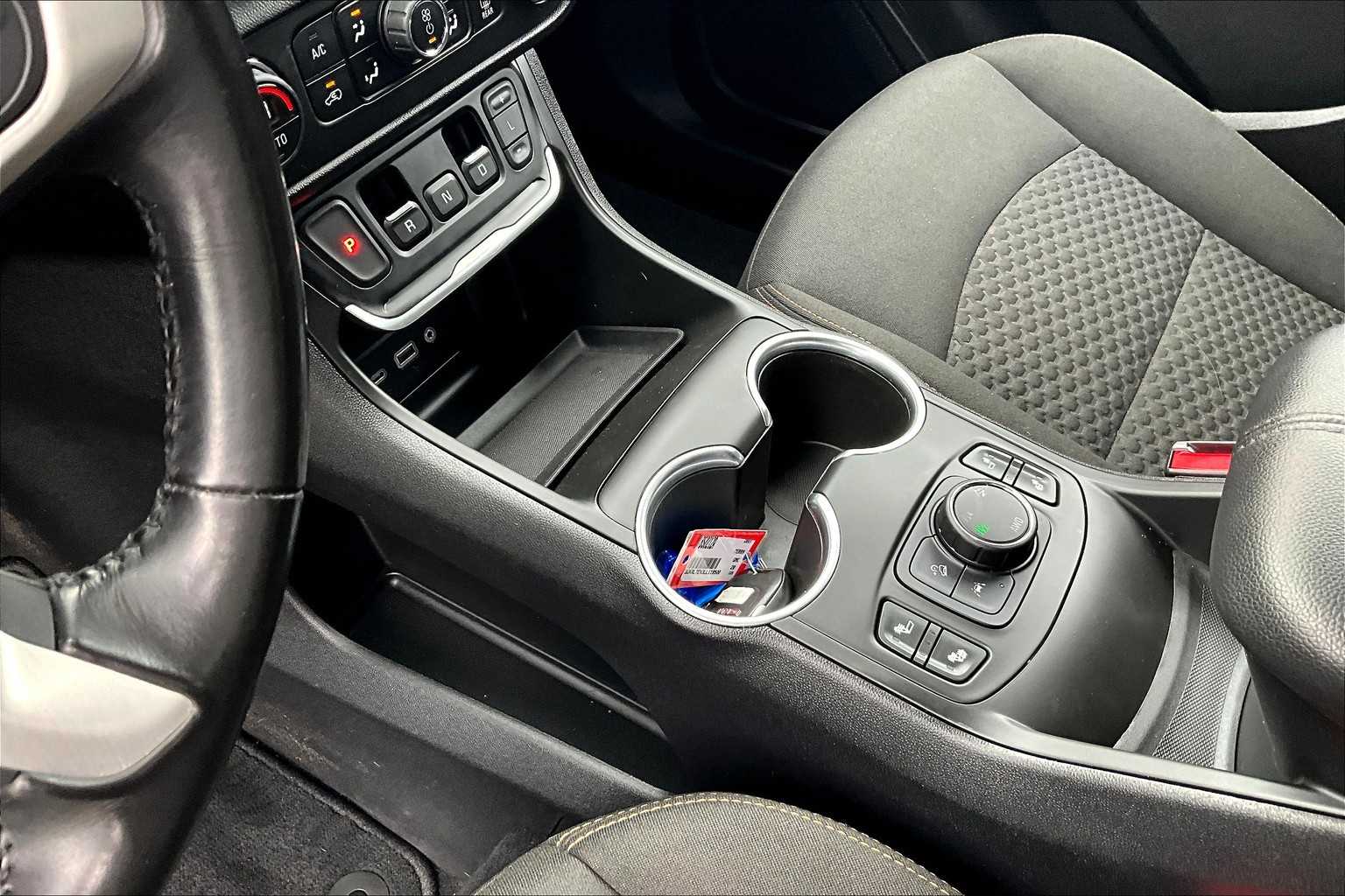 2020 GMC Terrain SLE - Photo 20