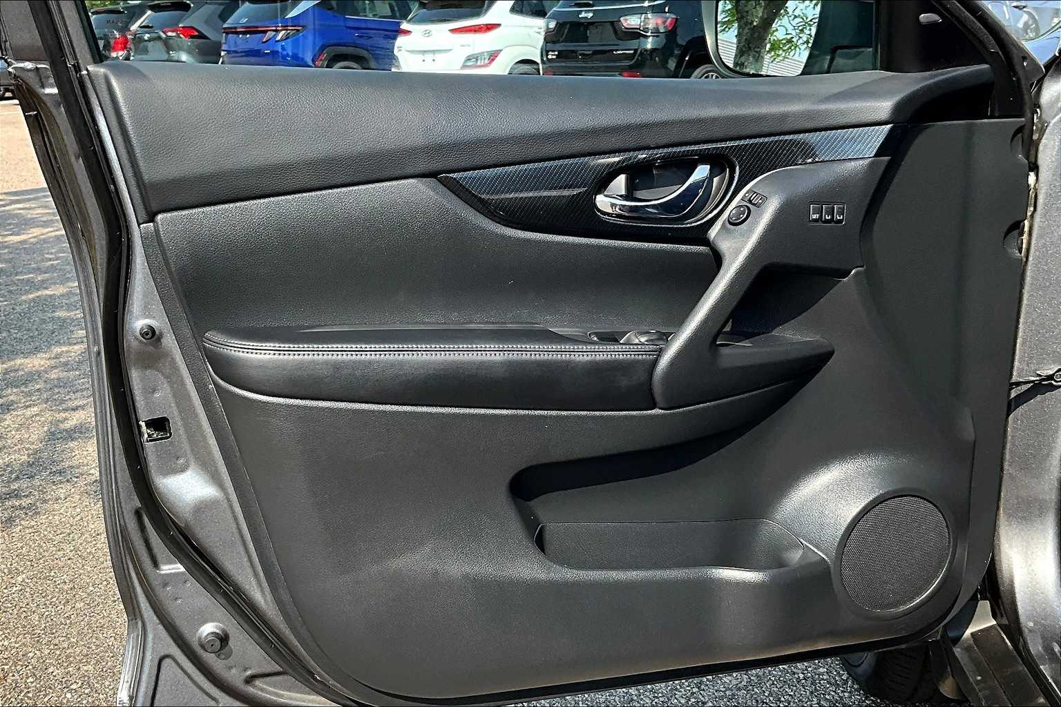 2019 Nissan Rogue SL - Photo 12