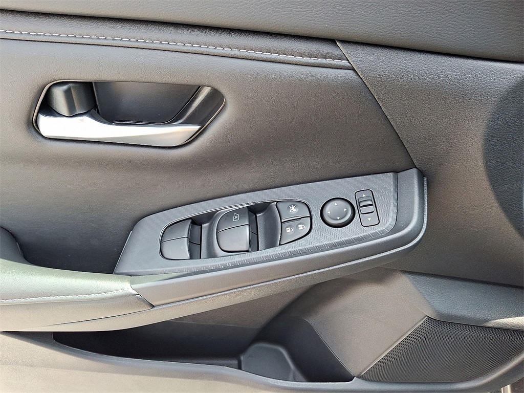 2025 Nissan Sentra SV - Photo 8