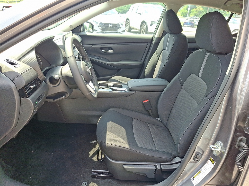 2025 Nissan Sentra SV - Photo 9