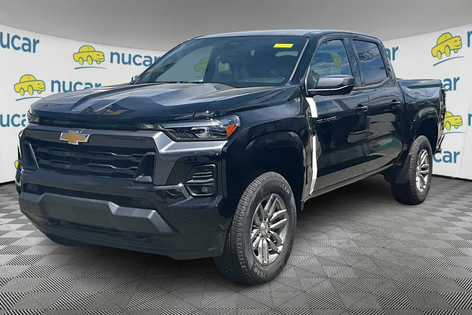 2025 Chevrolet Colorado 4WD LT - Photo 4