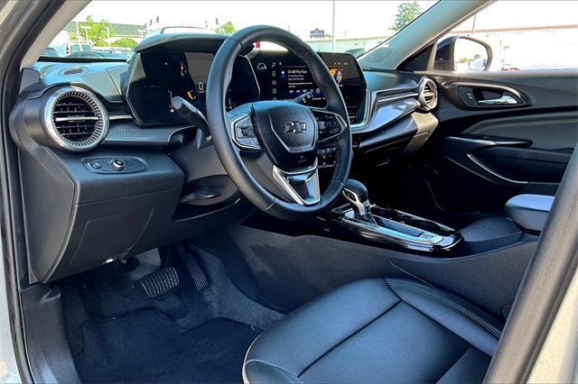 2025 Chevrolet Trax ACTIV - Photo 8