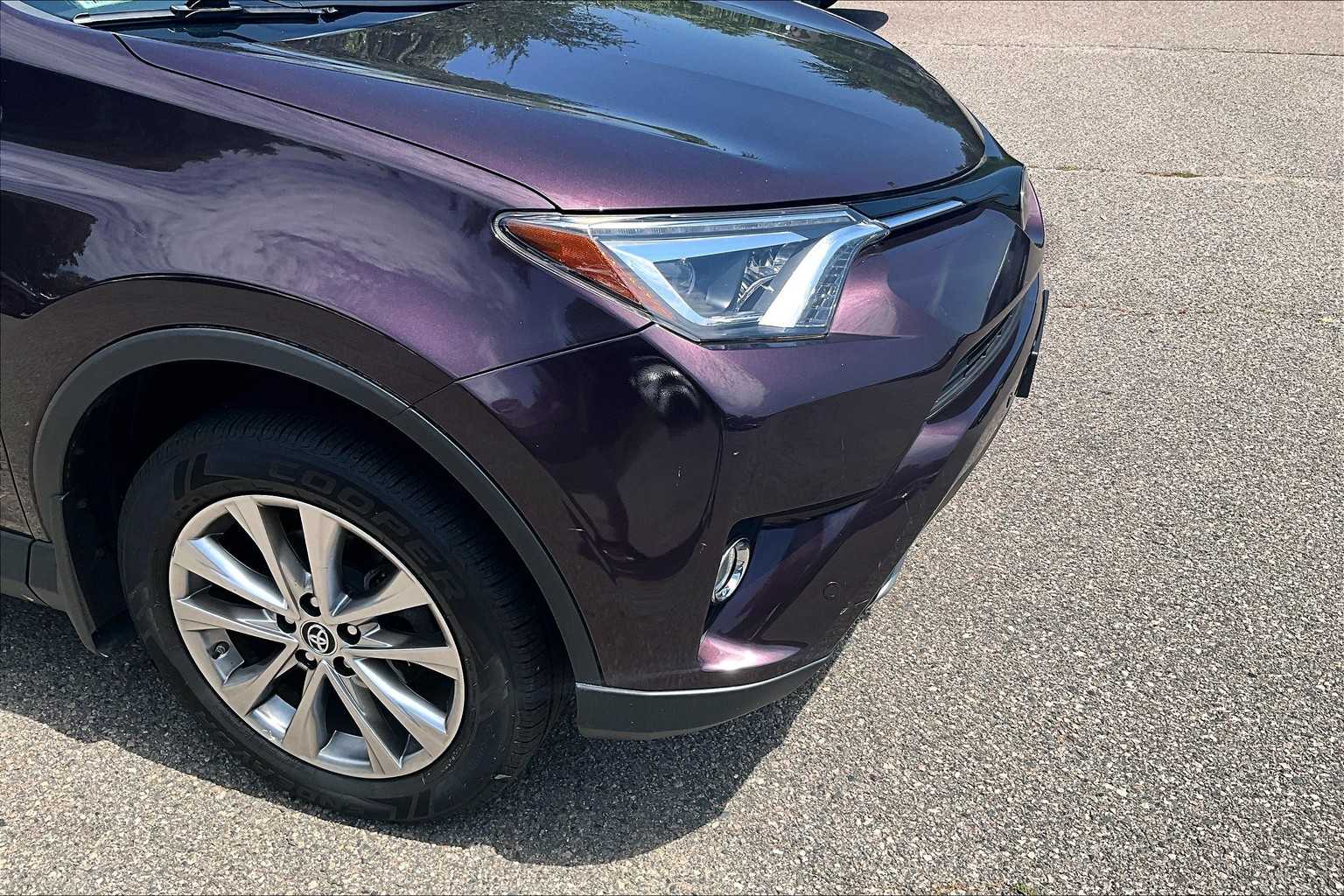 2017 Toyota RAV4 Limited - Photo 5