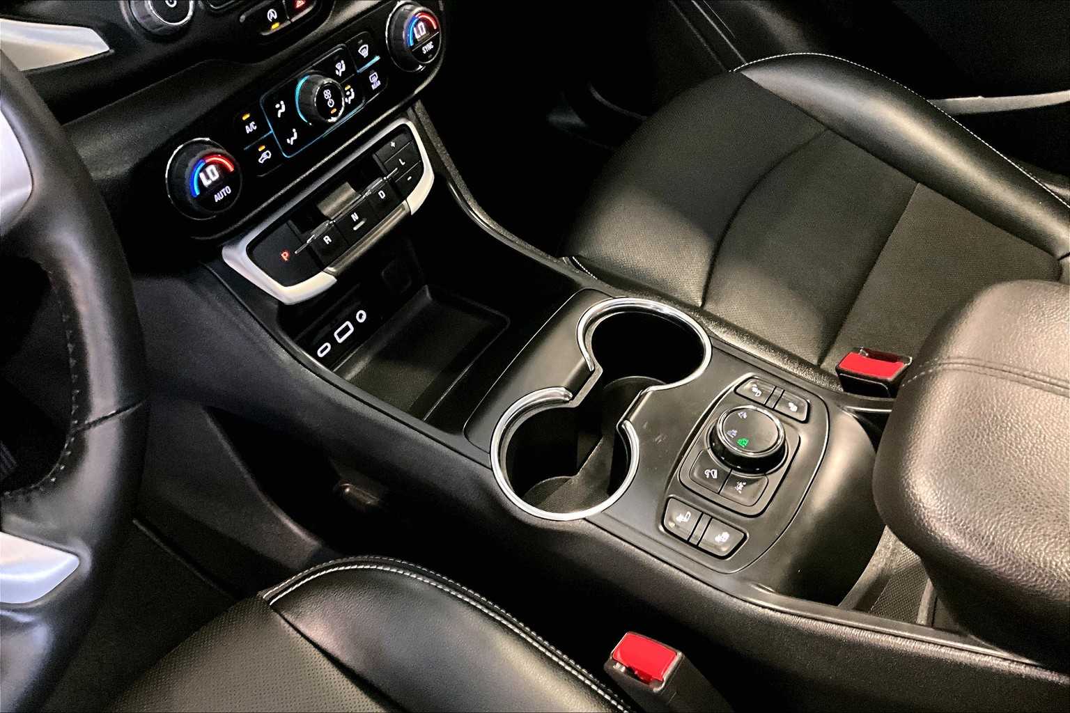 2022 GMC Terrain SLT - Photo 21