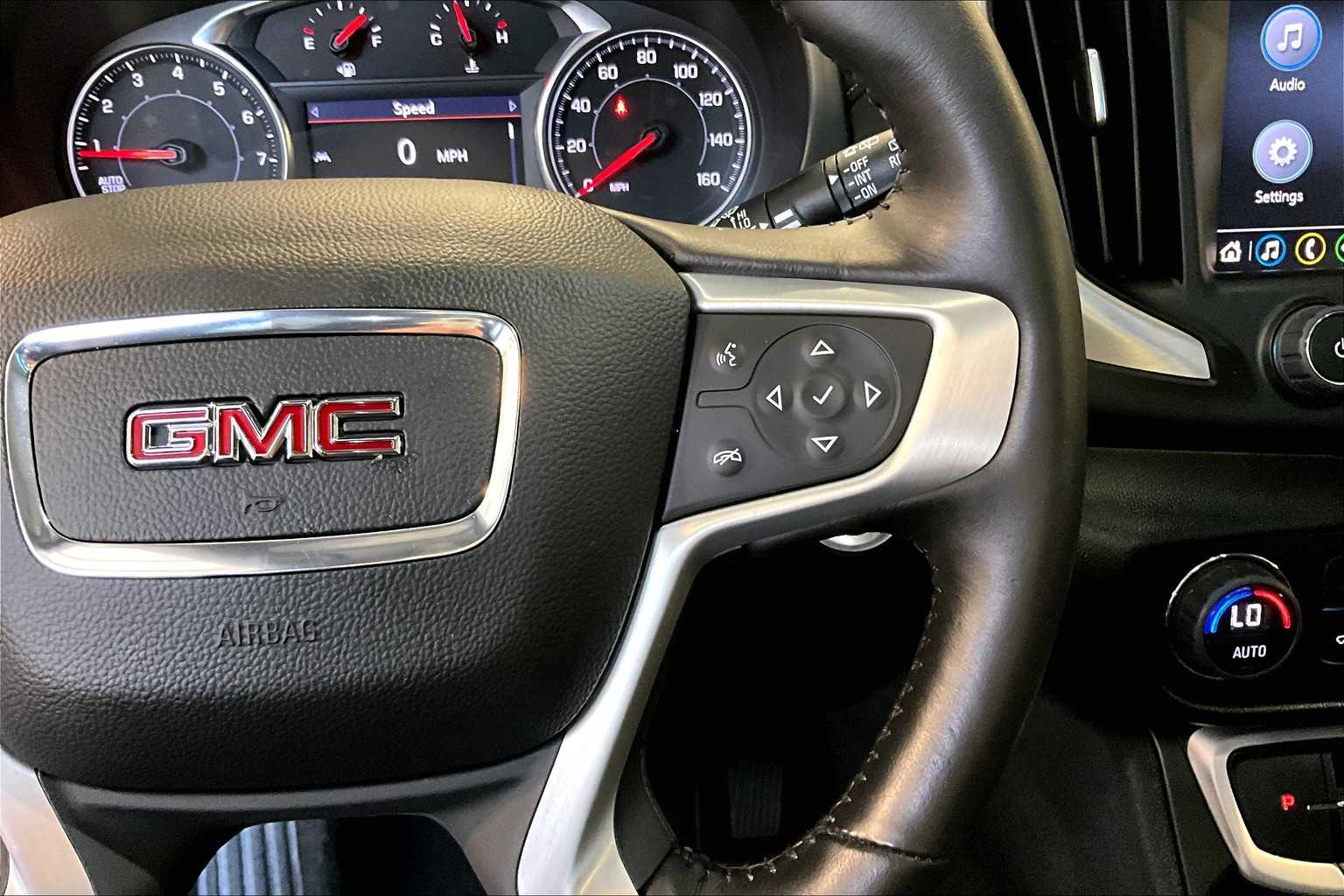 2022 GMC Terrain SLT - Photo 25
