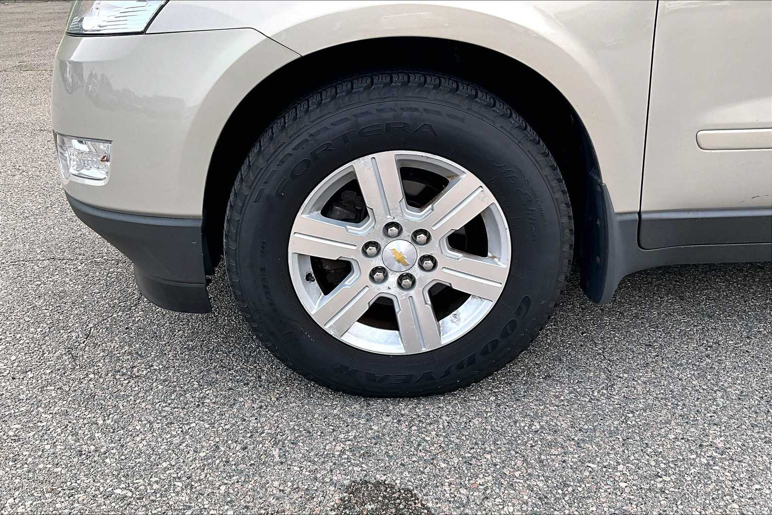 2011 Chevrolet Traverse LT w/1LT - Photo 4