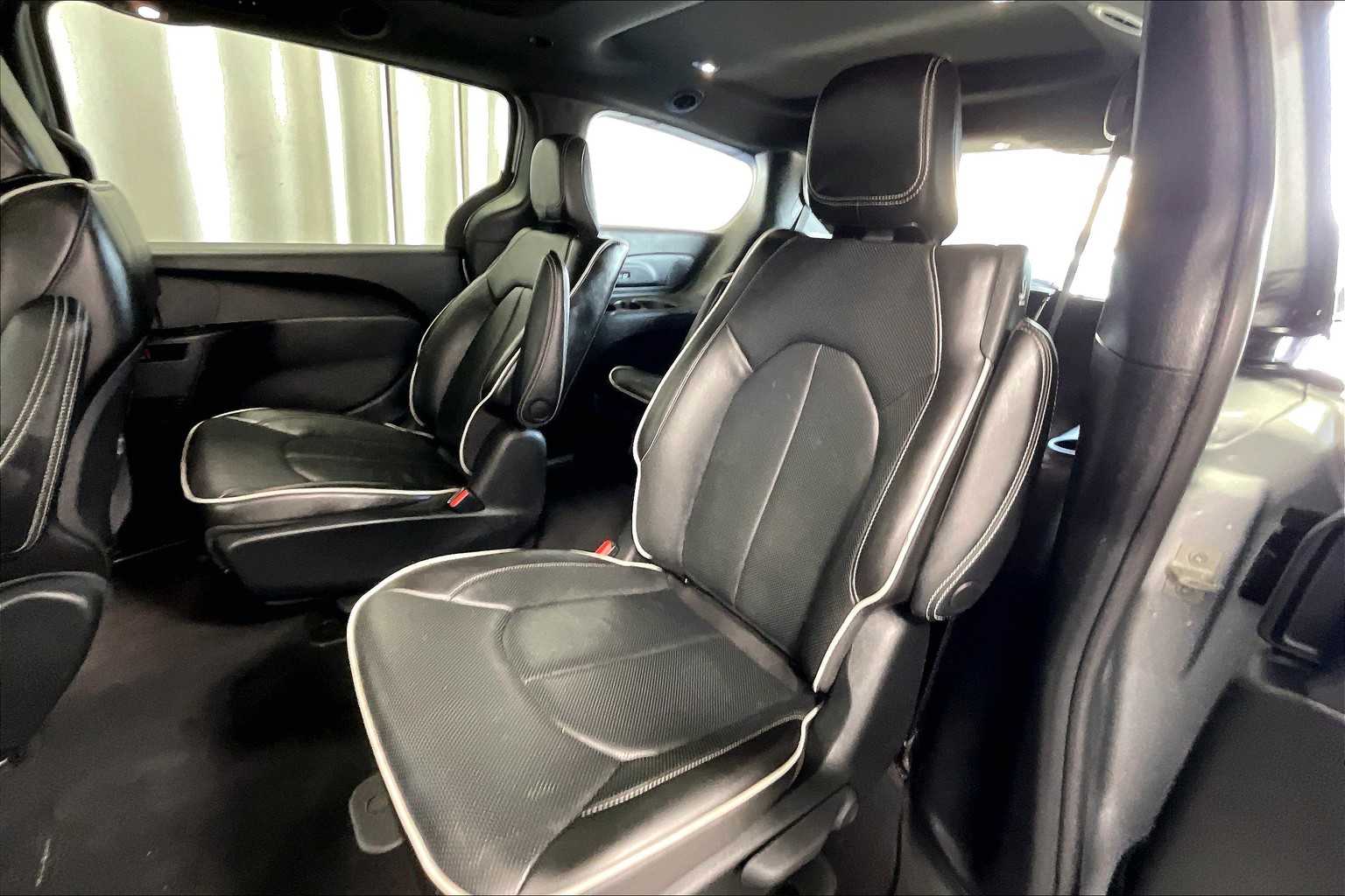 2022 Chrysler Pacifica Hybrid Limited - Photo 15