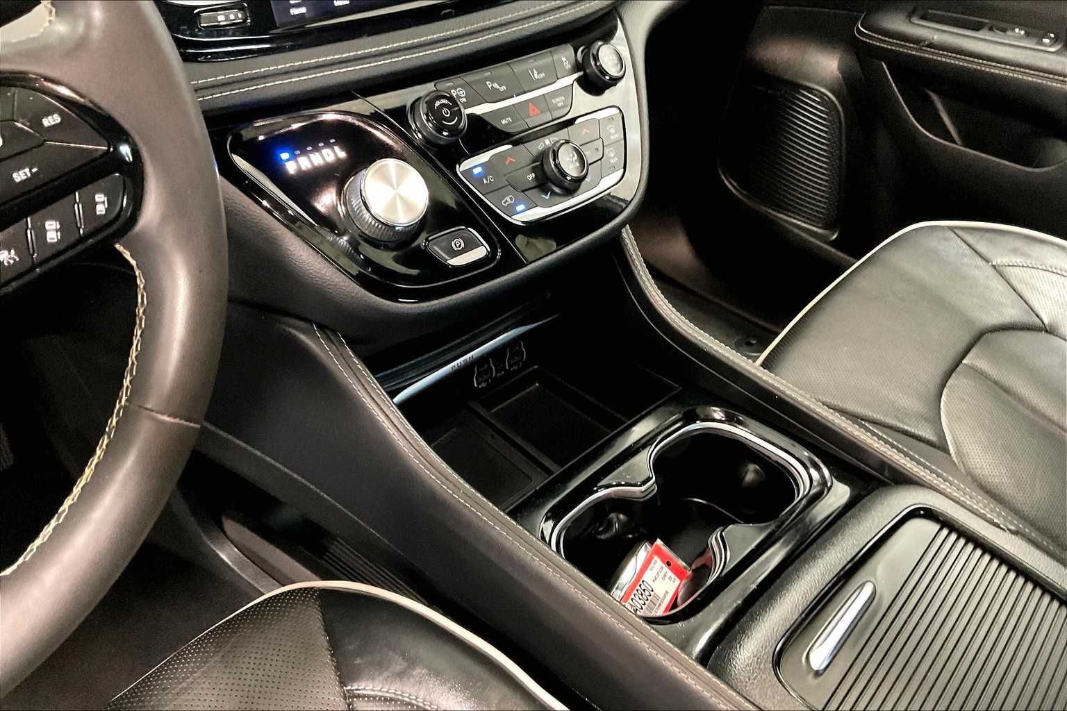 2022 Chrysler Pacifica Hybrid Limited - Photo 21