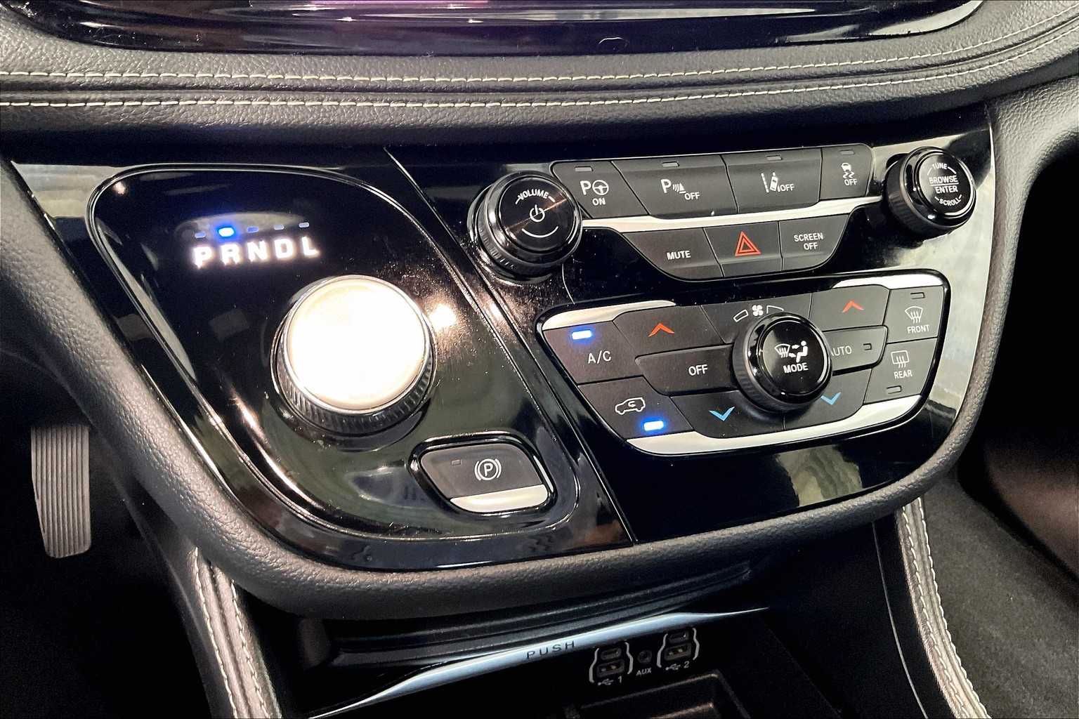 2022 Chrysler Pacifica Hybrid Limited - Photo 27