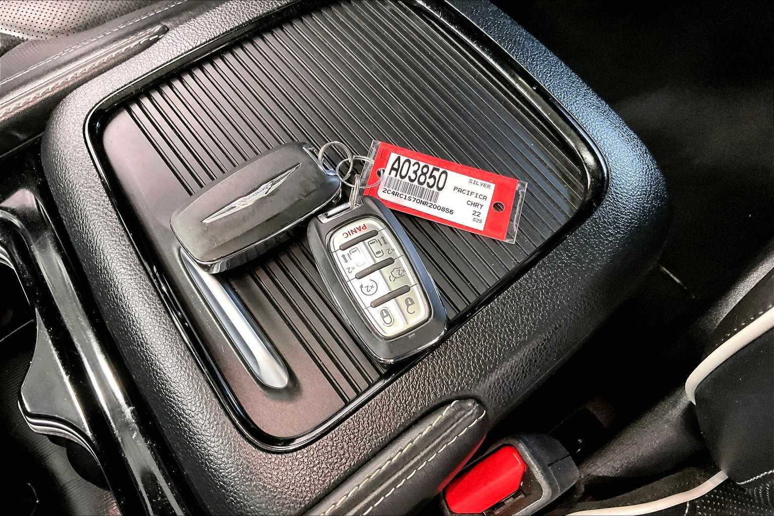 2022 Chrysler Pacifica Hybrid Limited - Photo 31