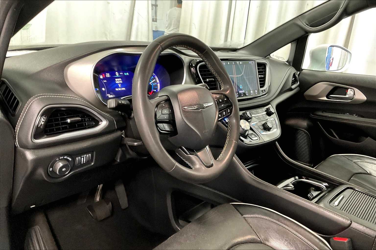 2022 Chrysler Pacifica Hybrid Limited - Photo 8