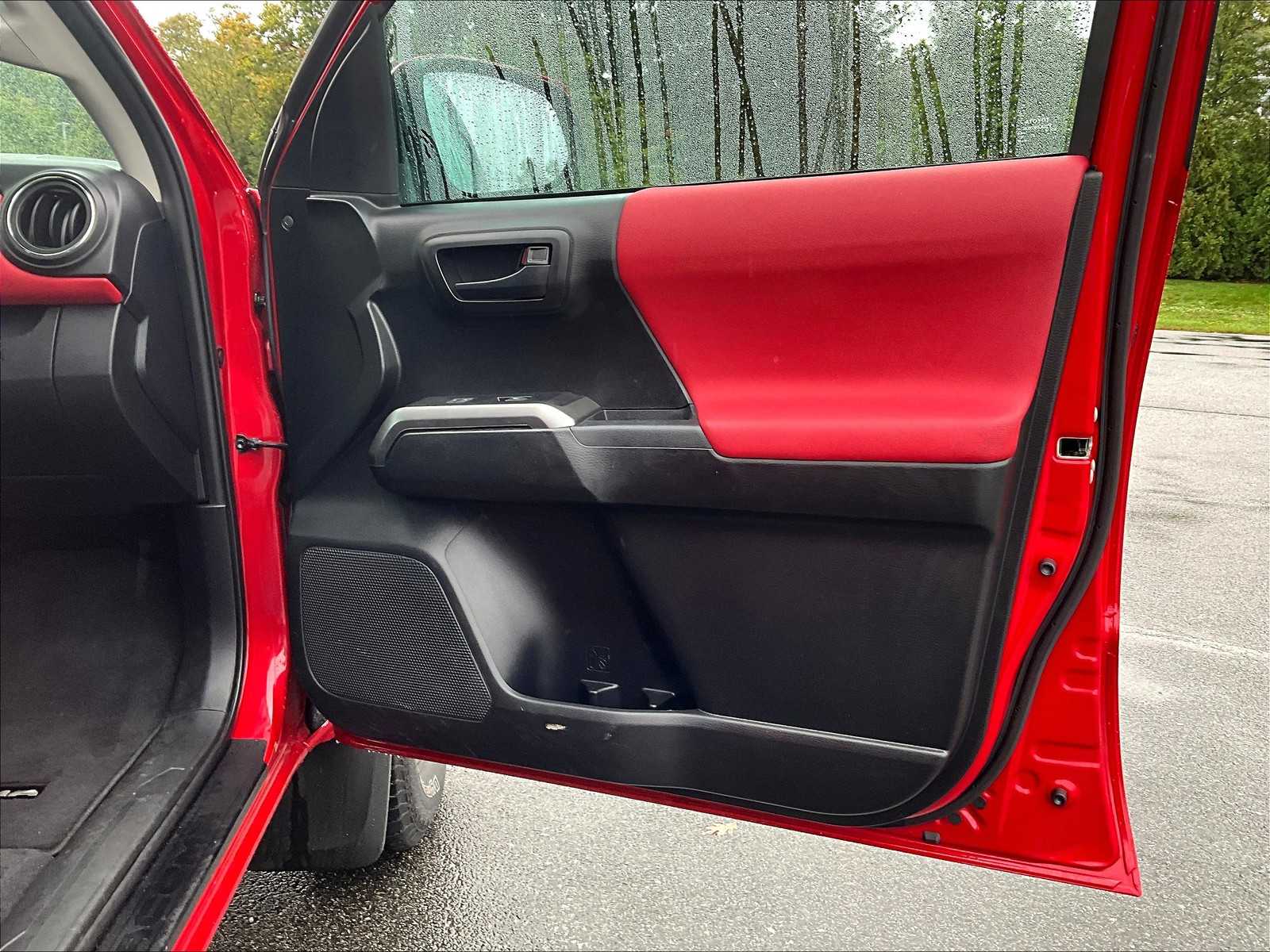 2020 Toyota Tacoma SR5 - Photo 12