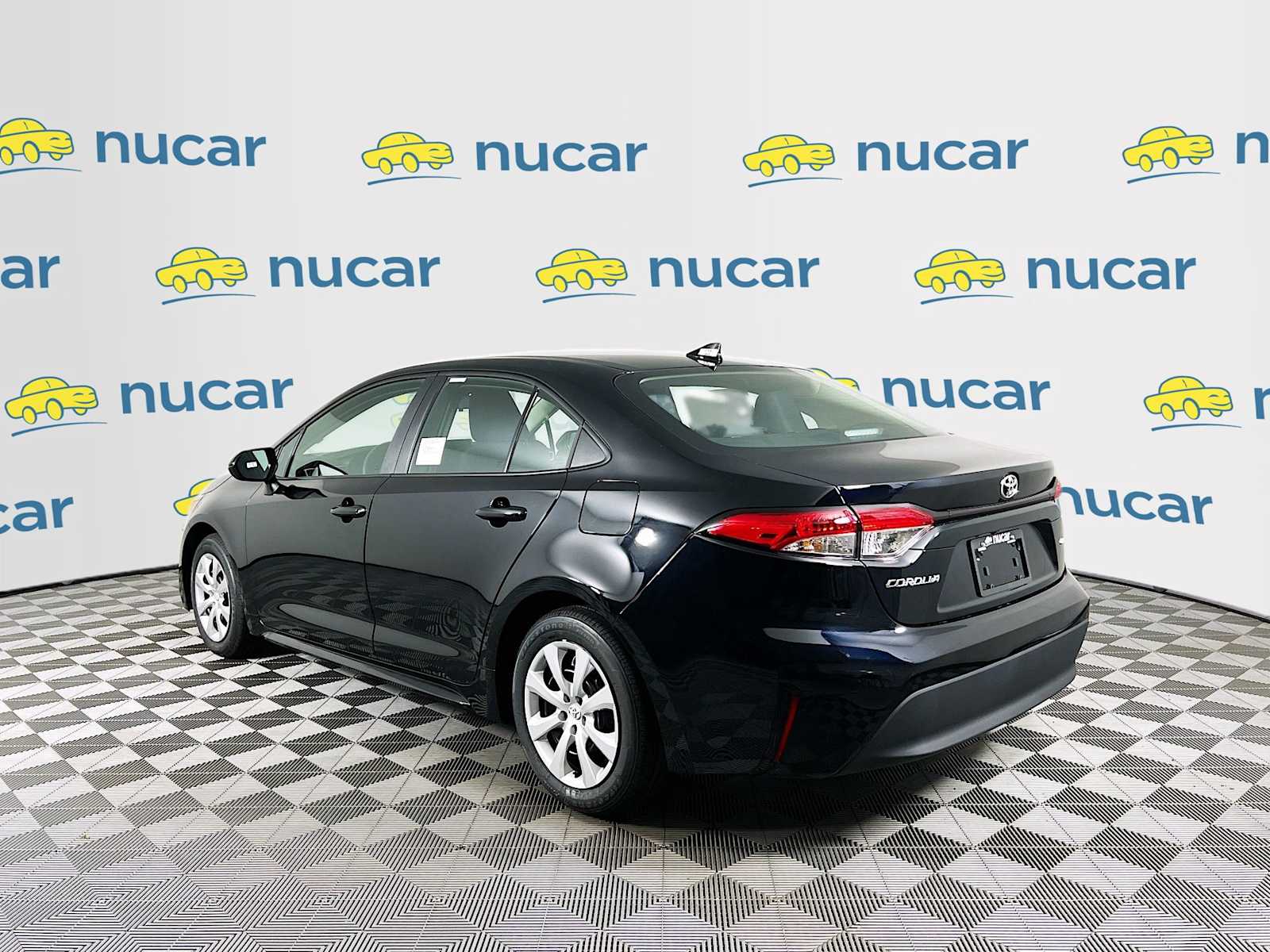 2025 Toyota Corolla LE - Photo 4