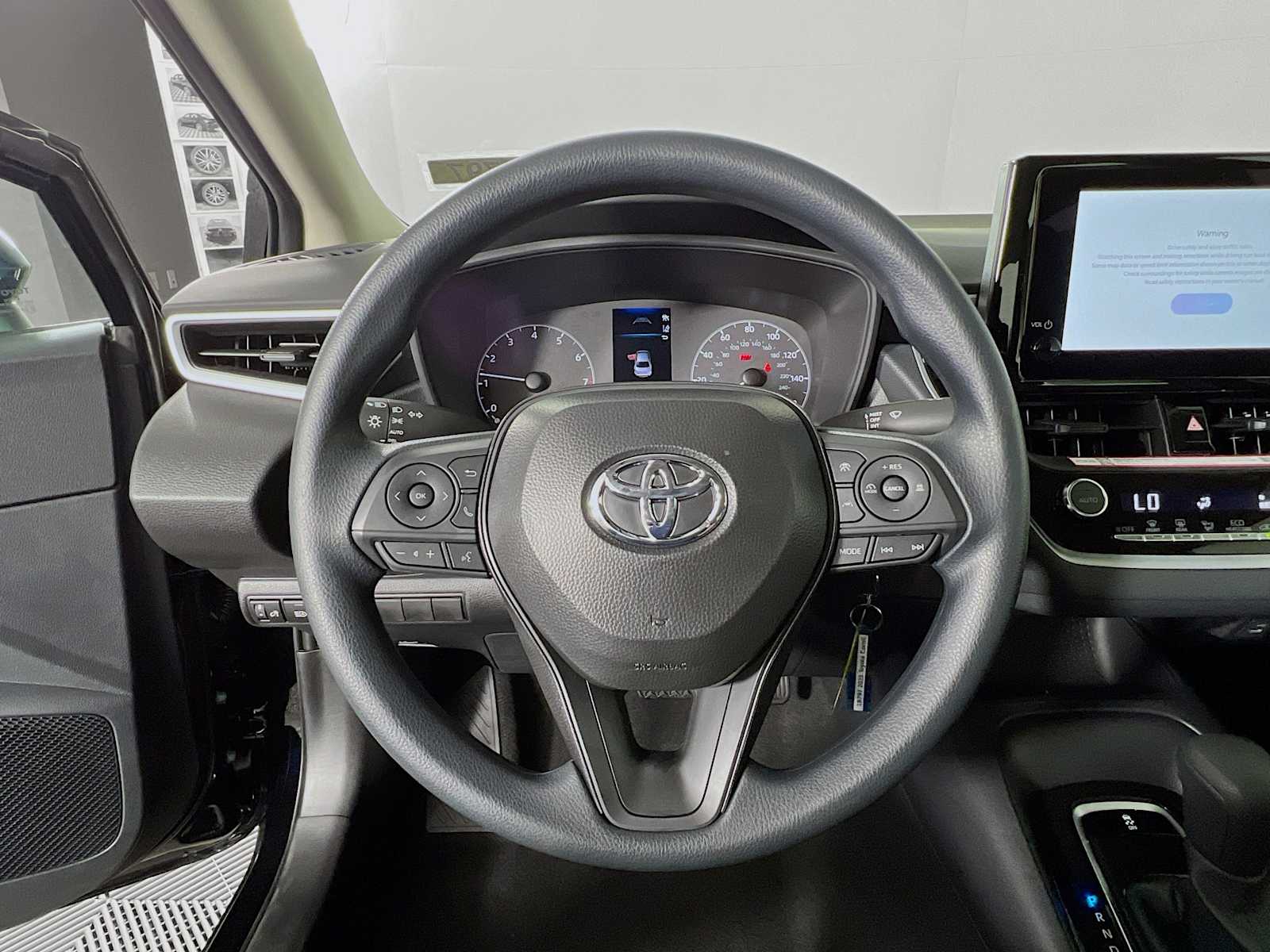 2025 Toyota Corolla LE - Photo 7
