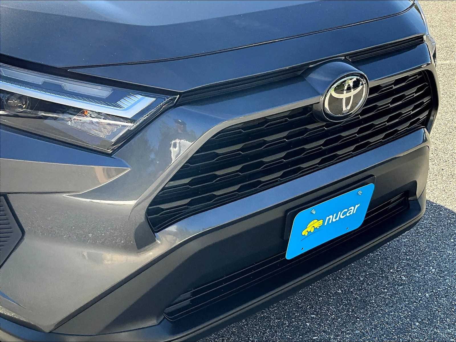 2023 Toyota RAV4 LE - Photo 32