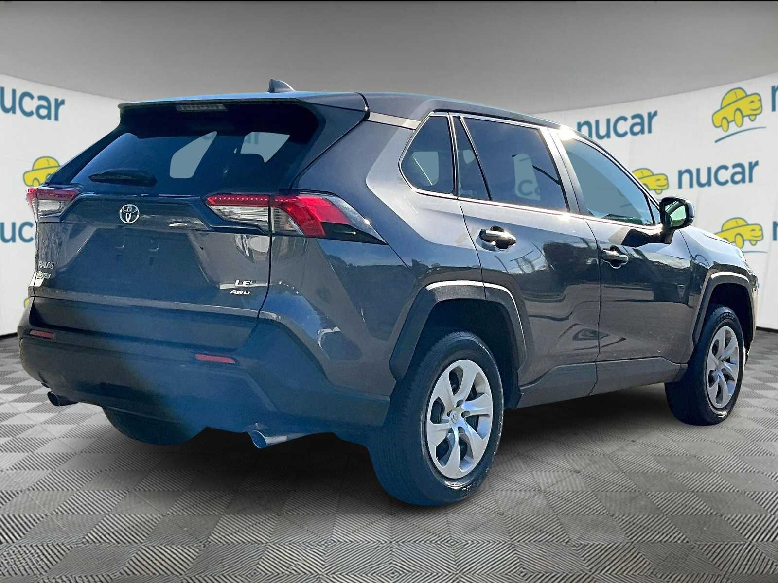 2023 Toyota RAV4 LE - Photo 6