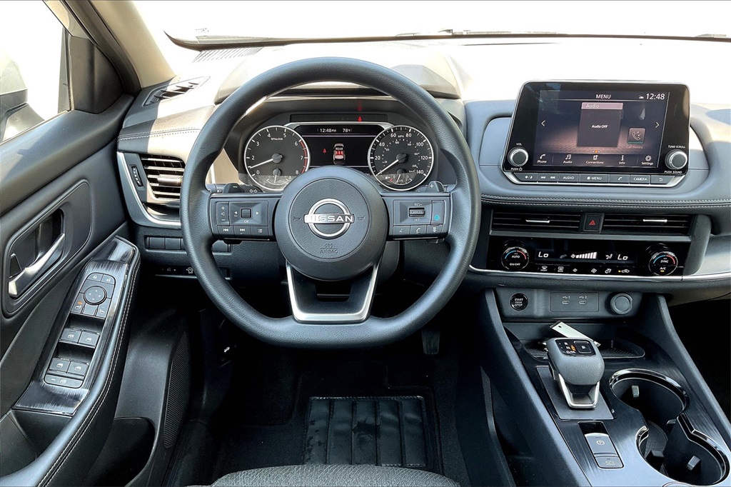 2024 Nissan Rogue SV - Photo 16