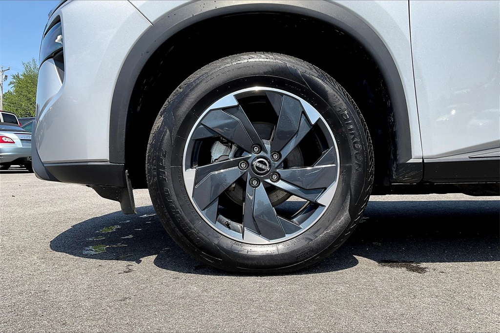 2024 Nissan Rogue SV - Photo 21