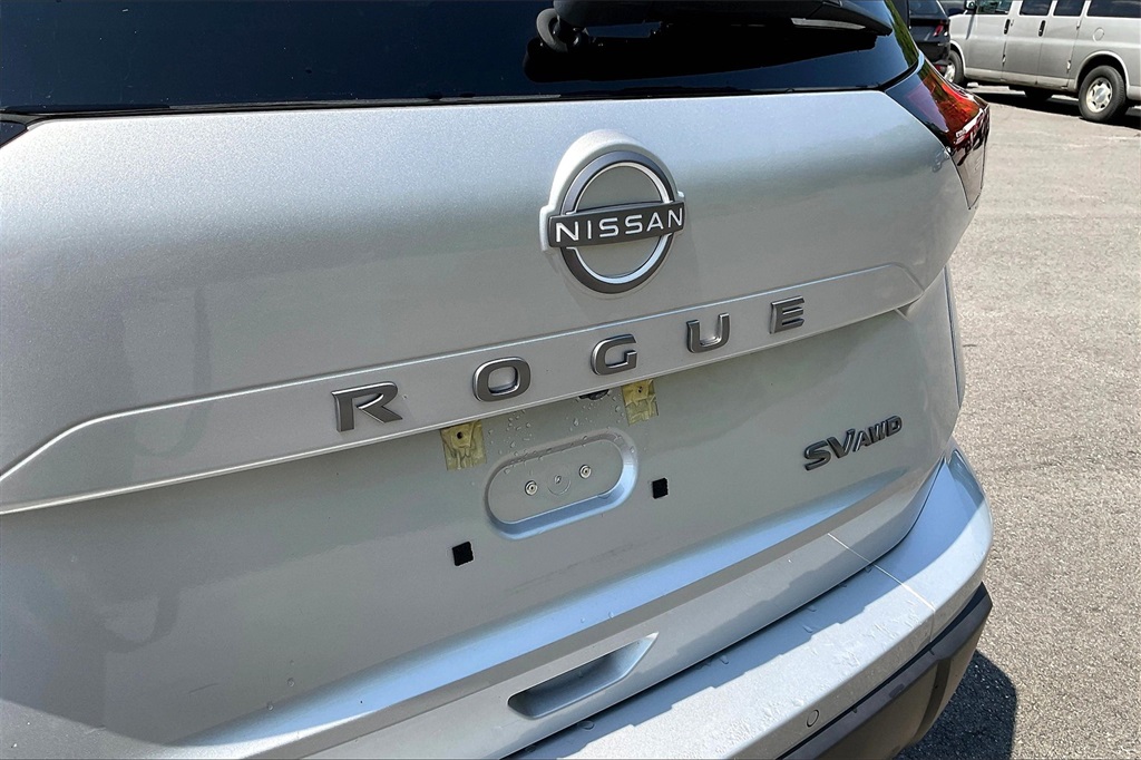 2024 Nissan Rogue SV - Photo 27