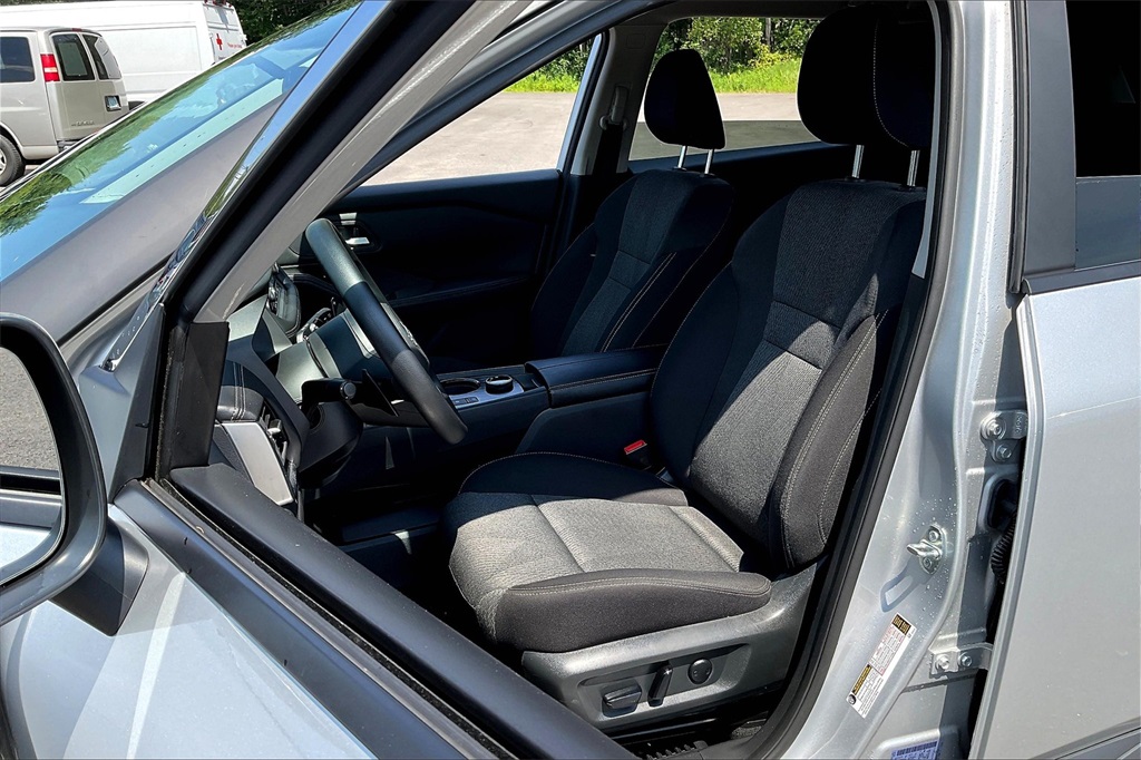 2024 Nissan Rogue SV - Photo 10