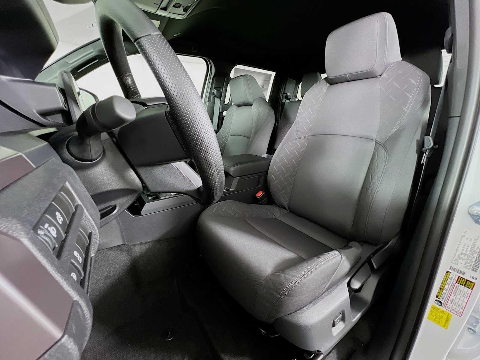 2025 Toyota Tacoma SR5 - Photo 12