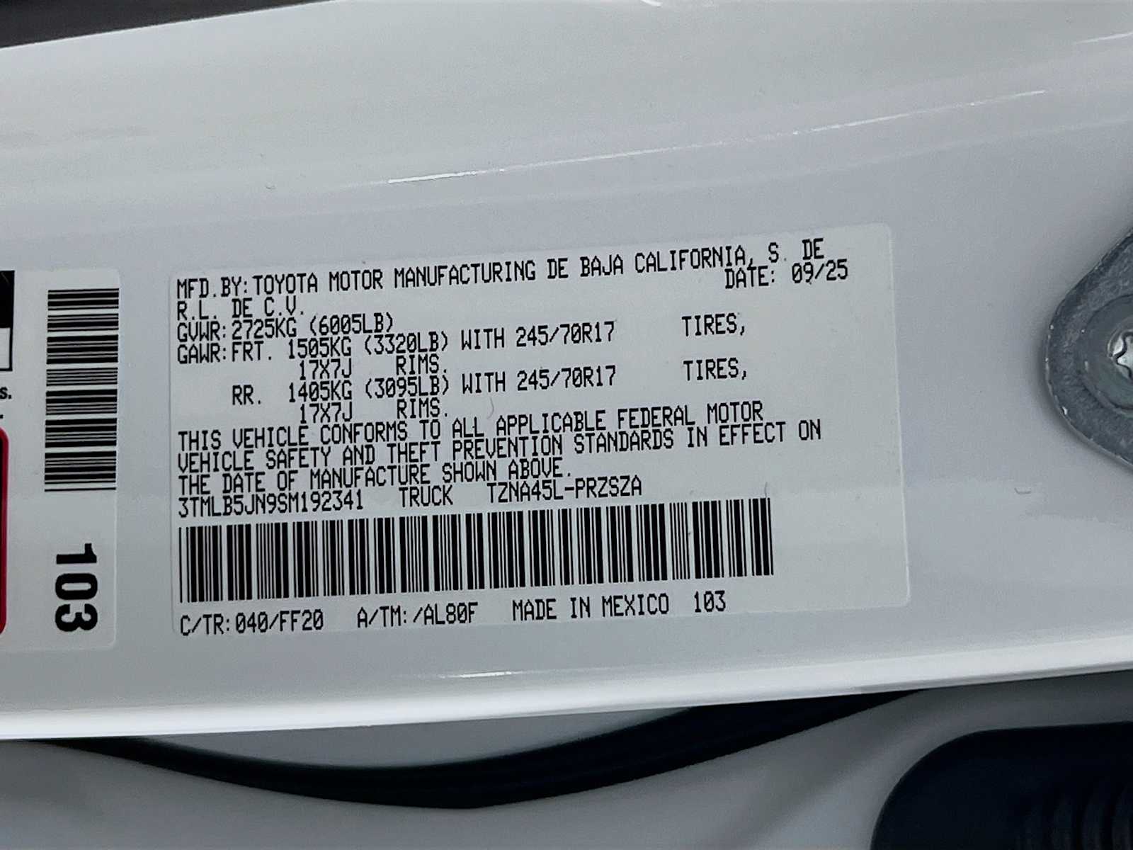 2025 Toyota Tacoma SR5 - Photo 19