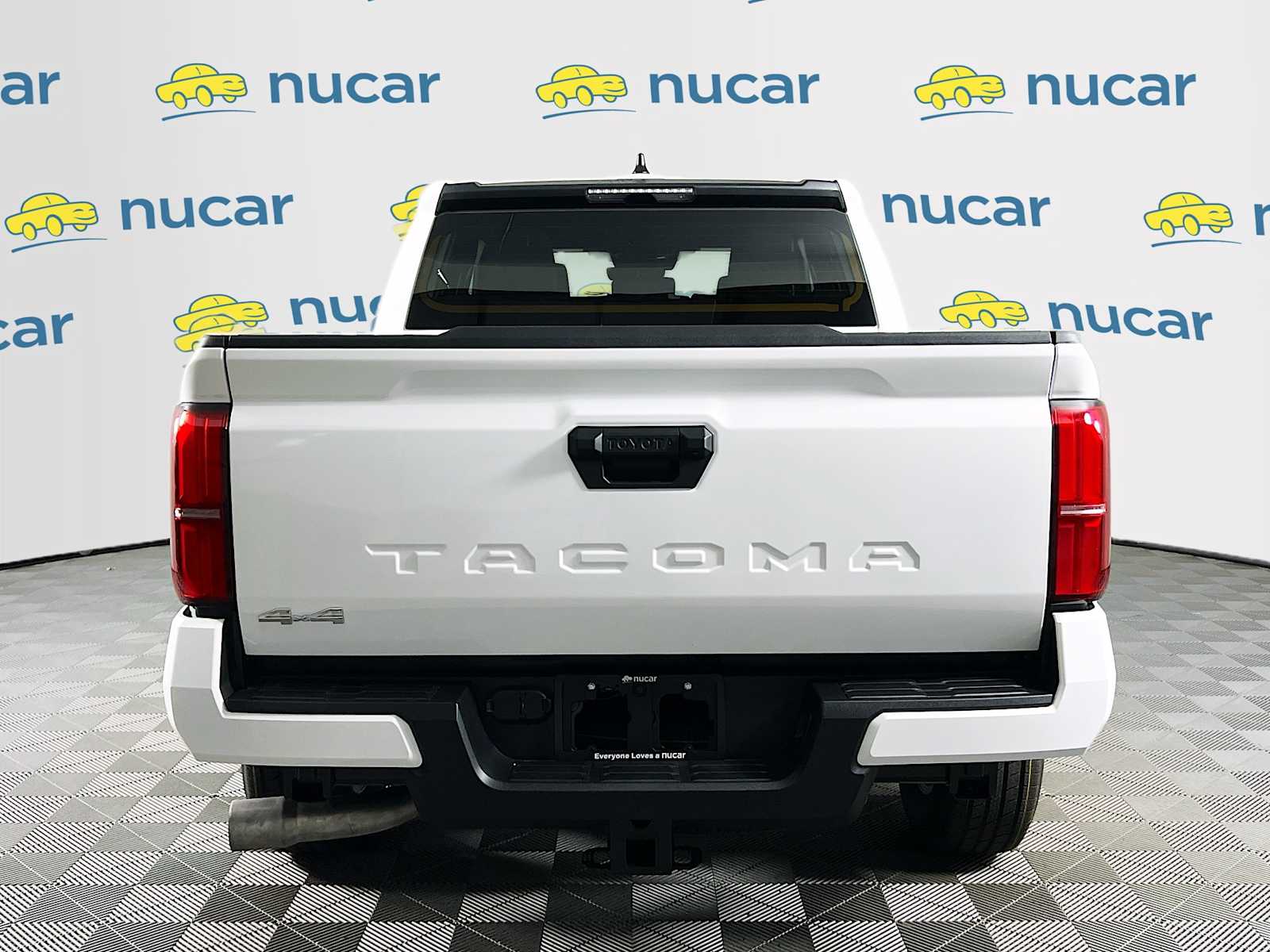 2025 Toyota Tacoma SR5 - Photo 5