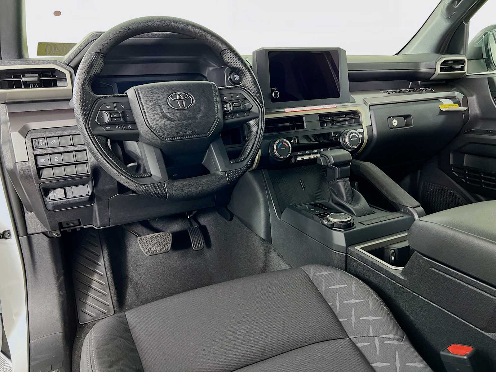 2025 Toyota Tacoma SR5 - Photo 6